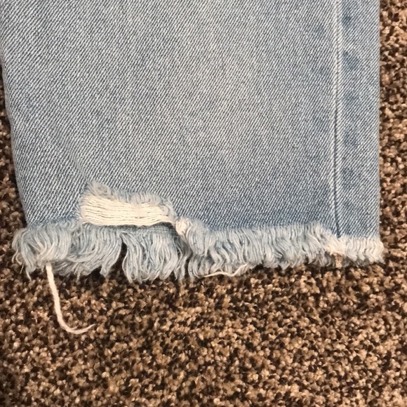 Sneak Peek Boyfriend Jeans Light Wash - Picture 5 of 10